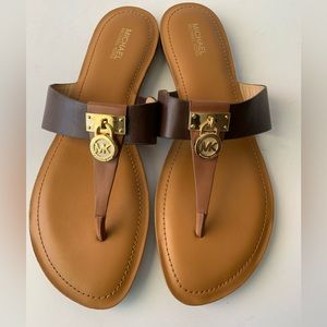 MICHAEL Michael Kors Hamilton Brown leather lock thong sandals Size 9 M/EU 40